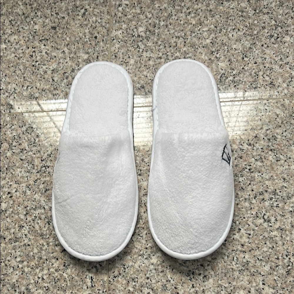 $10 or 2/$15 NWOT Katikies Garden Santorini Greece slippers size 11&1/4”